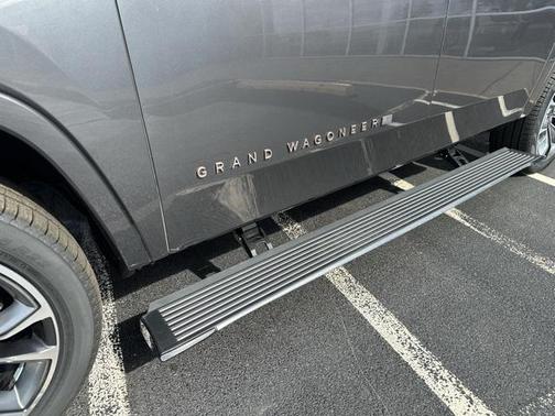 2023 Jeep Grand Wagoneer L Series III 4x4