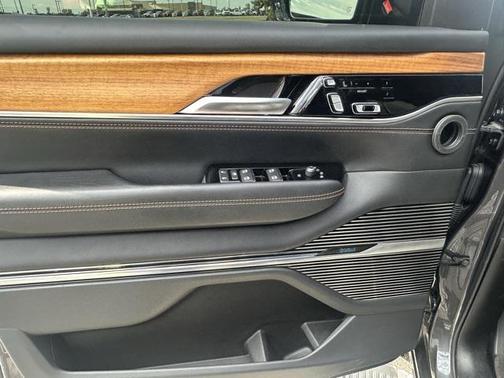 2023 Jeep Grand Wagoneer L Series III 4x4