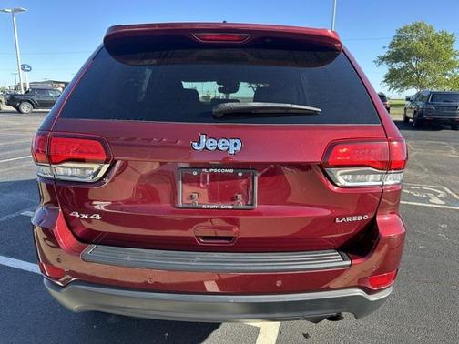 2022 Jeep Grand Cherokee Laredo