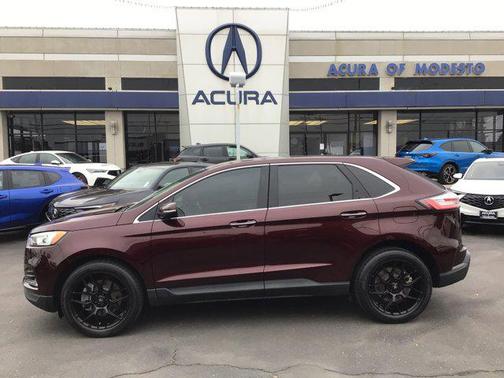 2022 Ford Edge Titanium
