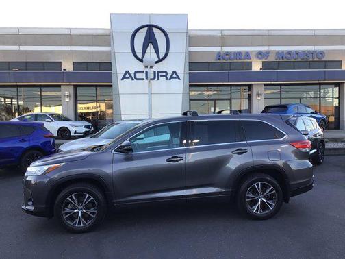 2017 Toyota Highlander LE