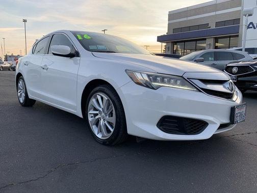 Photo 4 of 31 of 2016 Acura ILX 2.4L