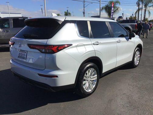 2022 Mitsubishi Outlander ES 2.5 2WD