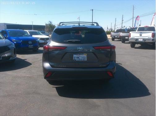 2021 Toyota Highlander LE