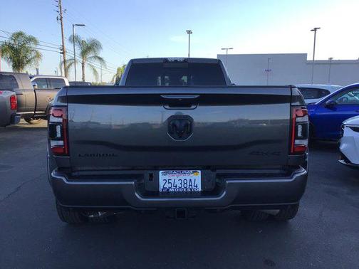 2020 RAM 3500 Laramie Crew Cab 4x4 8' Box