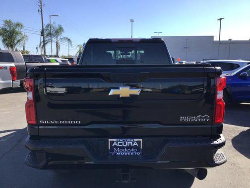 2022 Chevrolet Silverado 2500 High Country