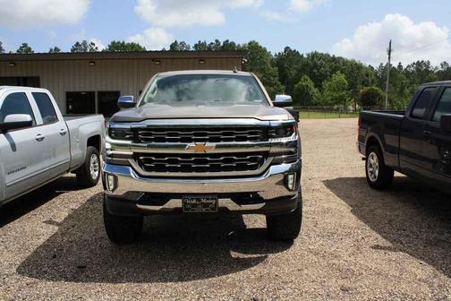 Photo 2 of 10 of 2017 Chevrolet Silverado 1500 LTZ