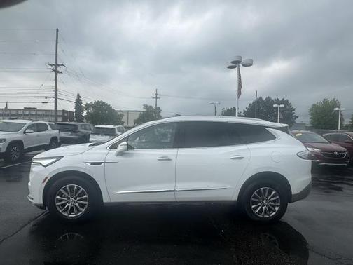 2023 Buick Enclave Essence FWD