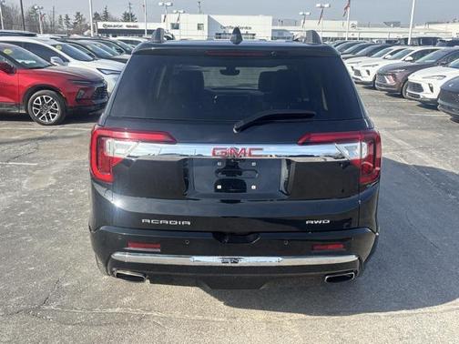 2022 GMC Acadia Denali