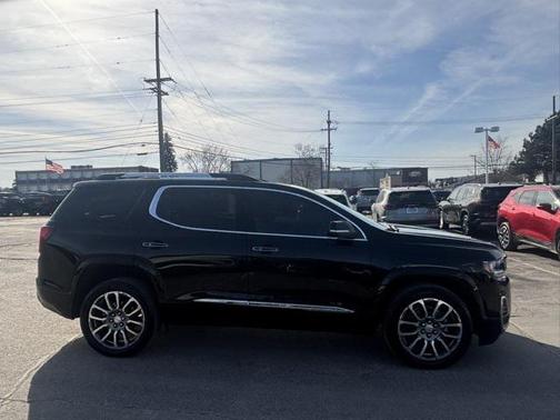 2022 GMC Acadia Denali
