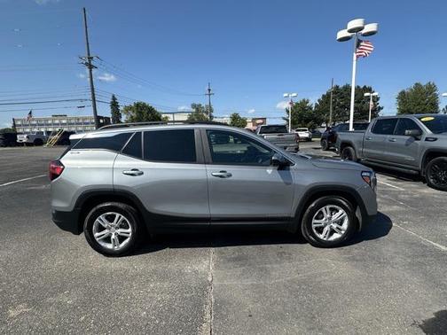 2023 GMC Terrain SLE