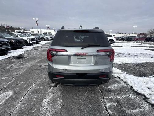 2023 GMC Acadia AWD AT4