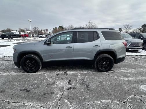 2023 GMC Acadia AWD AT4