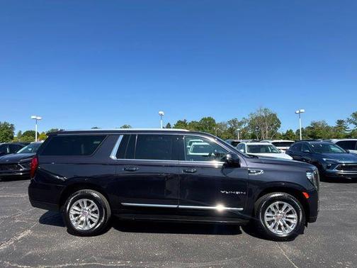 Titanium Rush Metallic 2023 GMC Yukon XL SLT
