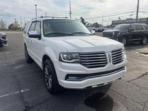 2015 Lincoln Navigator Base