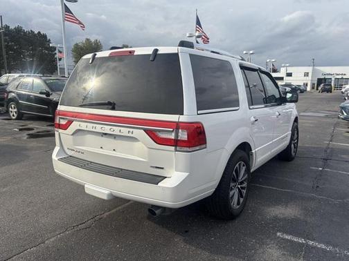 2015 Lincoln Navigator Base