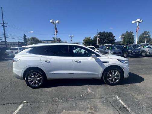 2023 Buick Enclave Essence AWD