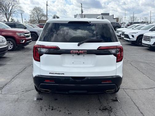 2023 GMC Acadia FWD SLT