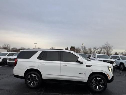 2025 GMC Yukon 4WD AT4