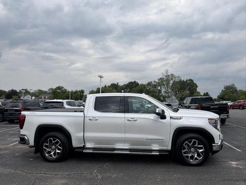 2022 GMC Sierra 1500 SLT
