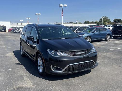2018 Chrysler Pacifica Touring-L Plus