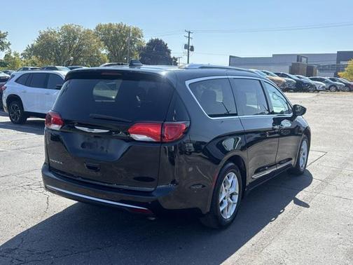2018 Chrysler Pacifica Touring-L Plus
