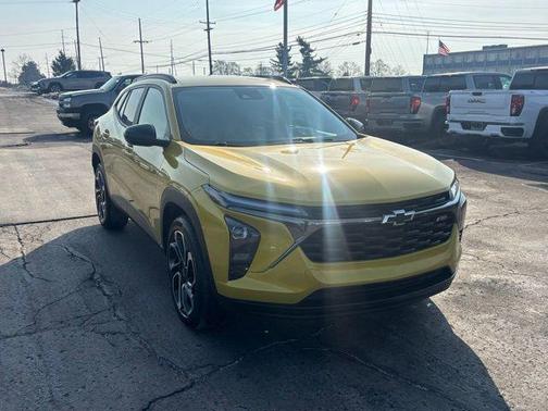 Nitro Yellow Metallic 2024 Chevrolet Trax FWD 2RS