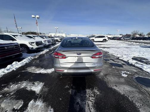 2020 Ford Fusion SE