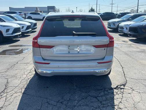 Silver Dawn Metallic 2022 Volvo XC60 B5 Inscription