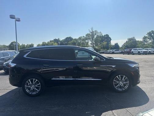 2022 Buick Enclave AWD Essence