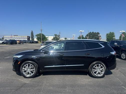 2022 Buick Enclave AWD Essence