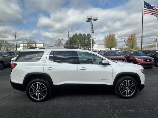 2023 GMC Acadia AWD SLT