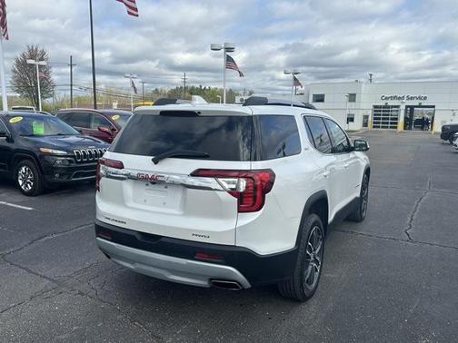 2023 GMC Acadia AWD SLT
