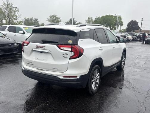 2022 GMC Terrain SLT