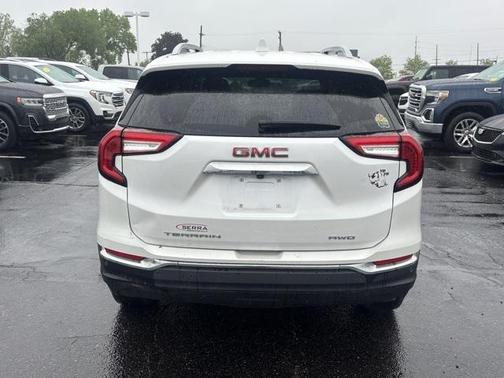 2022 GMC Terrain SLT