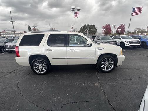 2014 Cadillac Escalade Platinum Edition