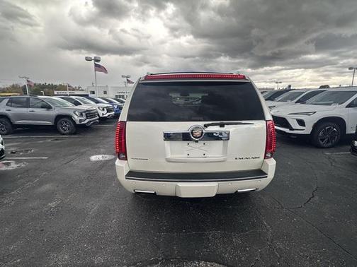 2014 Cadillac Escalade Platinum Edition