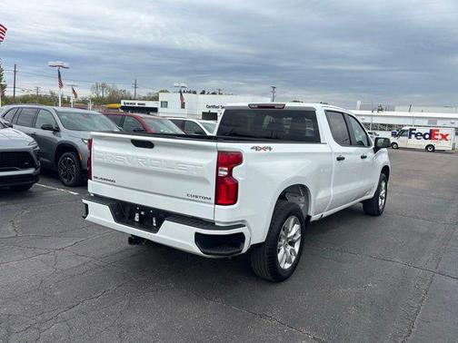 Summit White 2020 Chevrolet Silverado 1500 Custom