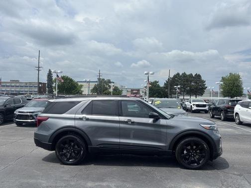 2023 Ford Explorer ST-Line