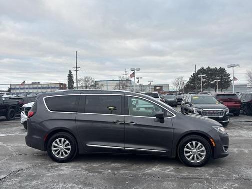 2018 Chrysler Pacifica Touring-L Plus