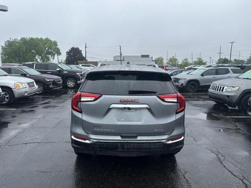 2023 GMC Terrain SLT