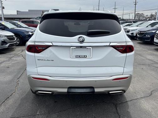 2022 Buick Enclave FWD Essence