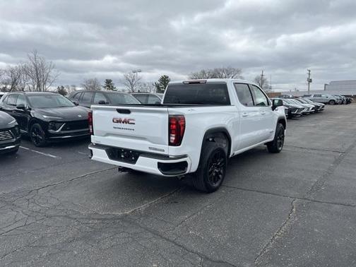 2025 GMC Sierra 1500 Elevation