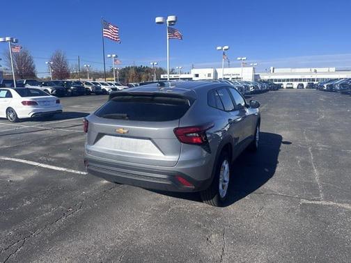 2024 Chevrolet Trax LS