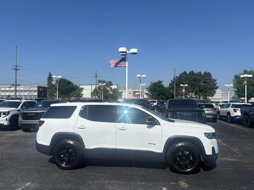2023 GMC Acadia AWD AT4