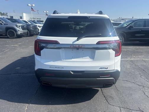 2023 GMC Acadia AWD AT4