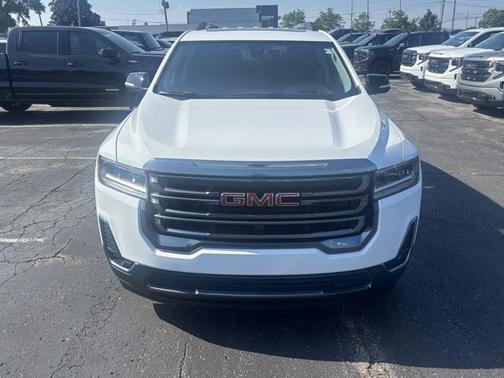 2023 GMC Acadia AWD AT4