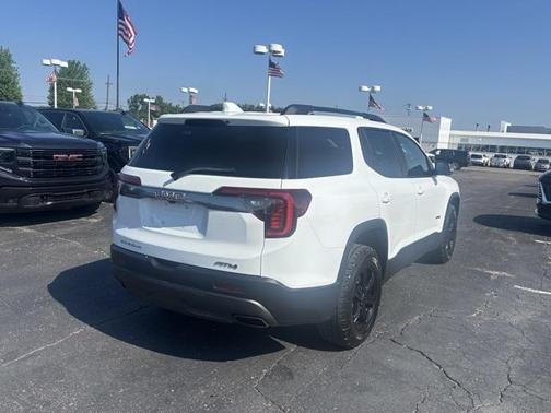 2023 GMC Acadia AWD AT4