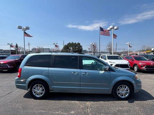 2009 Chrysler Town & Country Limited