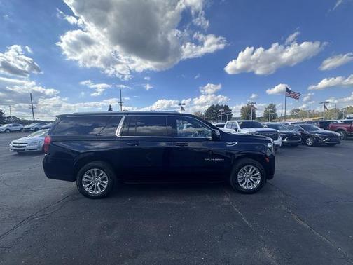 2023 GMC Yukon XL SLE